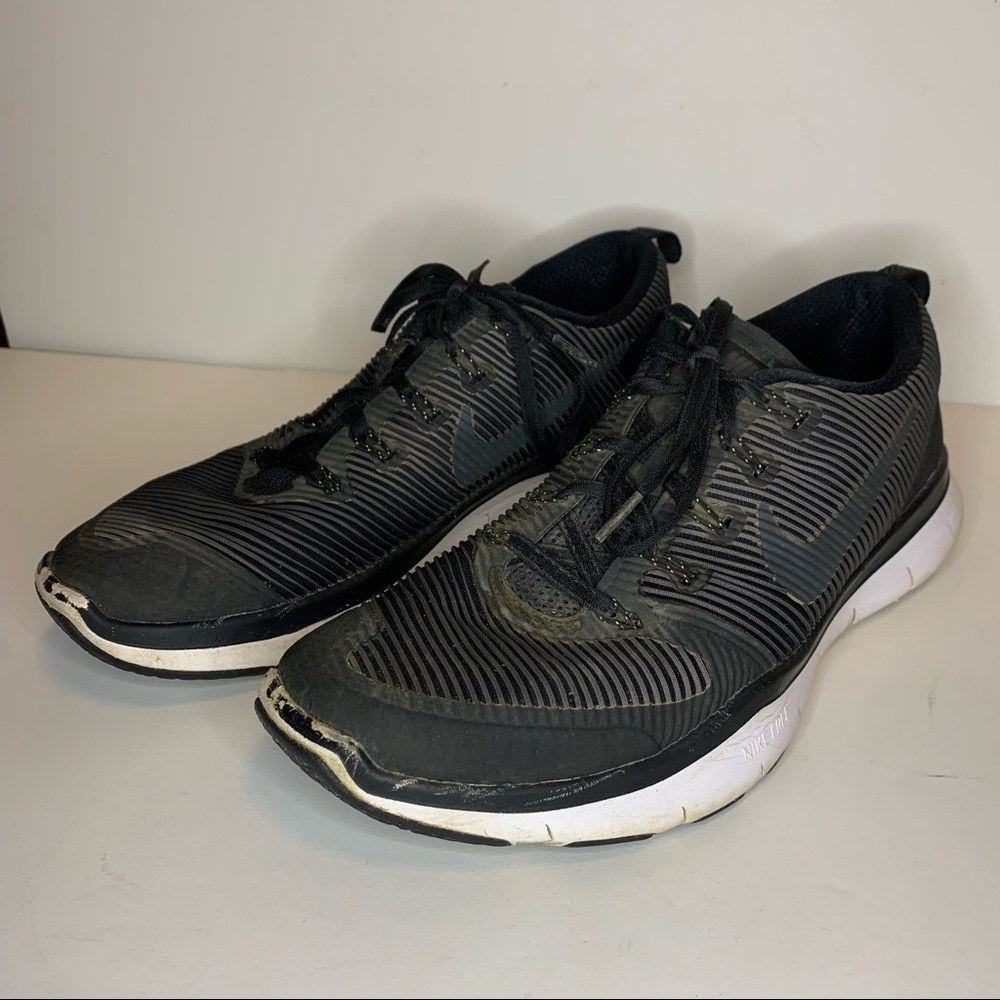 Size 11 - Nike Free Train Versatility Black - 833258-001